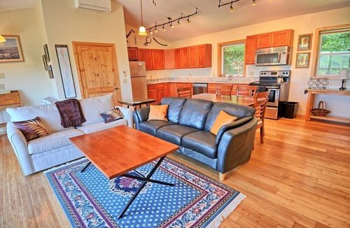 West Jefferson Ski Chalet | Sunset Vistas-Open for Bookings! 1 BR, Hot Tub, Views