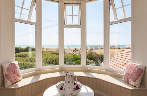Pevensey Villa | Sunshine House - Five Bedroom Villa, Sleeps 11