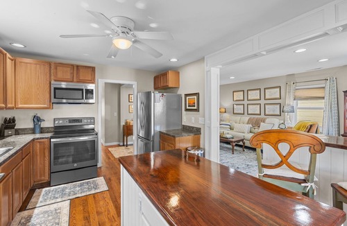 New Bern House | Sunshine Manor