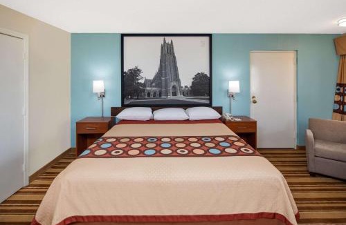 Burlington Hotel | Super 8 by Wyndham Burlington NC