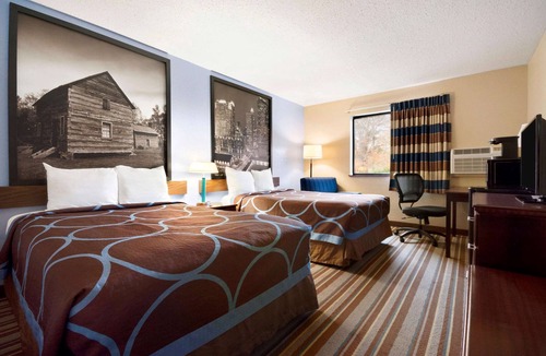 Charlotte Hotel | Super 8 by Wyndham Charlotte University