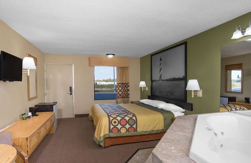 Dunn Hotel | Super 8 by Wyndham Dunn