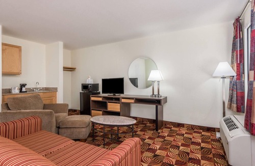 Cape Fear Hotel | Super 8 by Wyndham Fayetteville