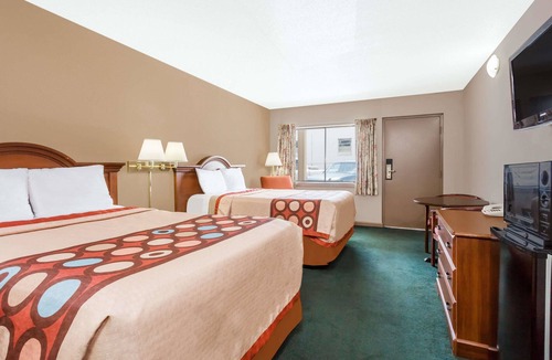 Greensboro Hotel | Super 8 by Wyndham Greensboro