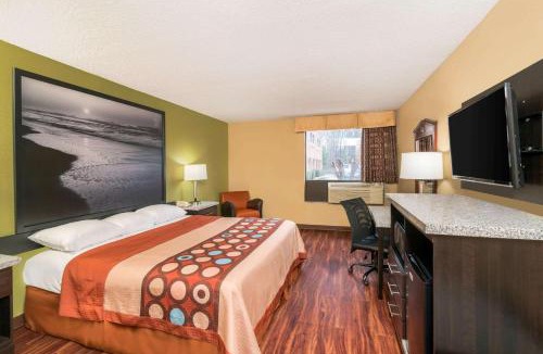 Northeast Raleigh Hotel | Super 8 by Wyndham Raleigh North East
