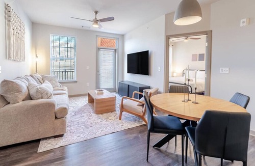 Matthews Apartment | Super Central 1BD Worker`s Paradise