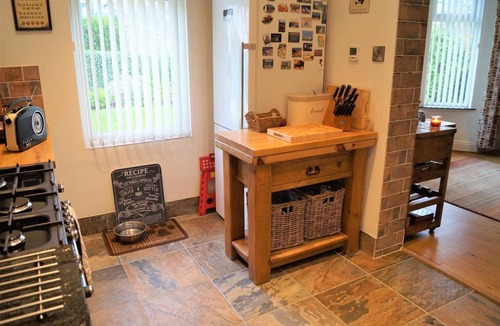 Nefyn House | Superb, Spacious Dormer Bungalow, Enclosed Garden, Near Nefyn Beach with parking