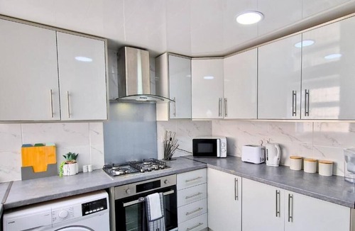 Burnley House | Superior Double Room Ensuite with Shower Room 2