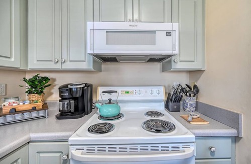 Hampstead House | Surf City Off Island Retreat! 2.5 mi to beach - Flexible booking days!