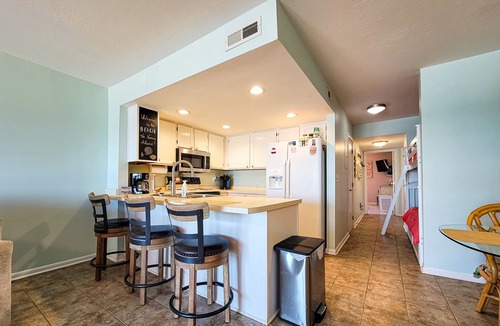 Surf City Condo | Surf Condos 123 - Swim & Soak in Ocean Views!