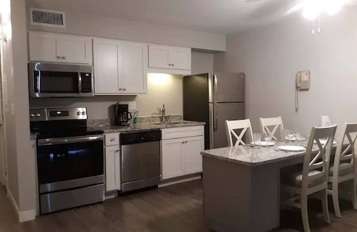 South End Hotel | Surf Suites