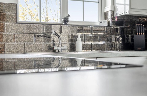 Weybridge Apartment | Surrey's Charming Modern Maisonette with Parking - Pass the Keys