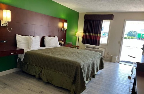 Dobson Hotel | Surry Inn - Dobson - I-77 - Exit 93