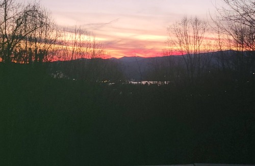 Skyland Cabin | Suzie's Luxury Cabin Asheville HOT TUB VIEWS nr BILTMORE.
