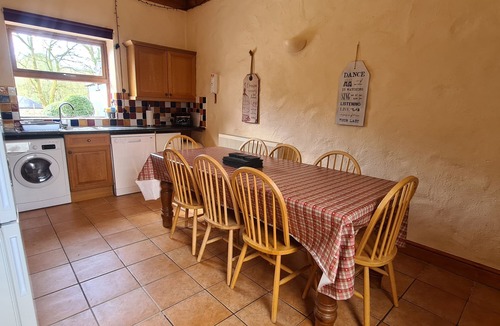Whitland Cottage | SWALLOW COTTAGE, pet friendly, character holiday cottage in Llanboidy