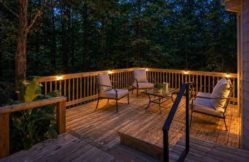 Buchanan Cabin | Swan Bay Retreat Cozy Cabin two minutes from Kentucky Lake & Paris Landing