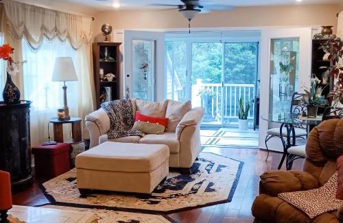 Swannanoa Apartment | Swannanoa Serenity Suites