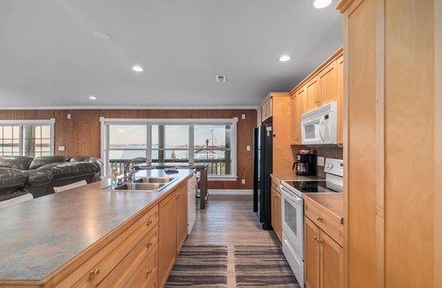 Swansboro Apartment | Swansboro's "Seaside Bliss" Apartment! ★Epic Sunsets★Walk Everywhere! ★Dock