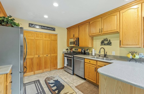 Cullowhee House | Sweet Mountain Dreams - 2BR: Mountain Retreat w/Lake Glenville Views, Firepit