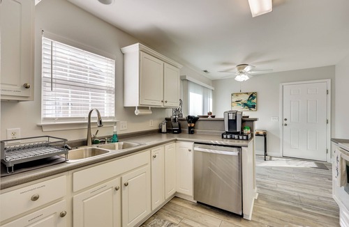Southport House | ‘Sweet Tee Retreat’ in Southport Golf Community!