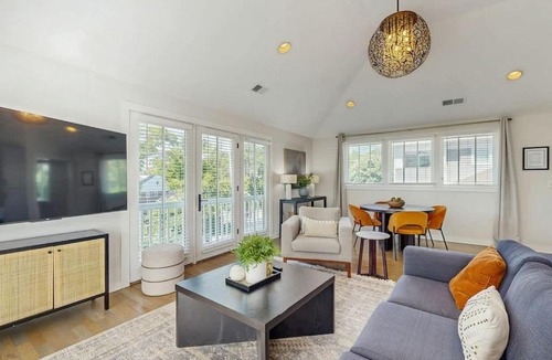 Belmont - Hillsboro Apartment | Sweetbrier Serenity