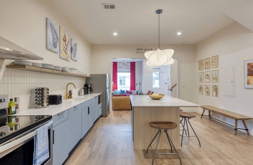 Buena Vista House | Swiftie-Inspired Nashville Stay Balcony + Broadway | Lavender Haze Hideaway