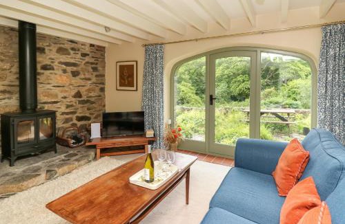 Dinas Cross House | Taibach