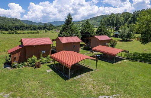 Robbinsville RV Rental | Tail of the Dragon Resort Campground Mountain View