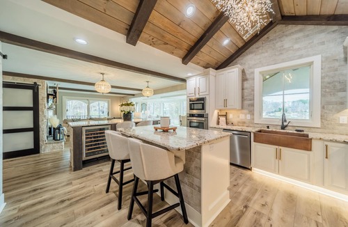 Denver House | Take it to the Bank! by AvantStay | New Pool + Hot Tub | Sleeps 16