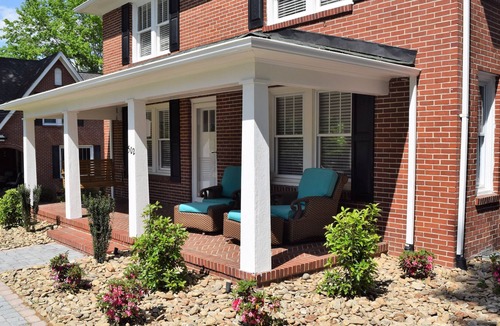 Lincolnton House | Talk of the Town - (Whole House) Sleeps 10