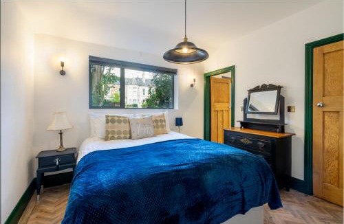 Acomb House | Tawny Lodge