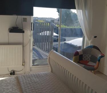 Peacehaven Bed & Breakfast | Telscombe Cliffs Bed and Breakfast