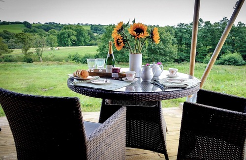 West Compton Cottage | Tent 3 Oak Apple Lodge - UKC718