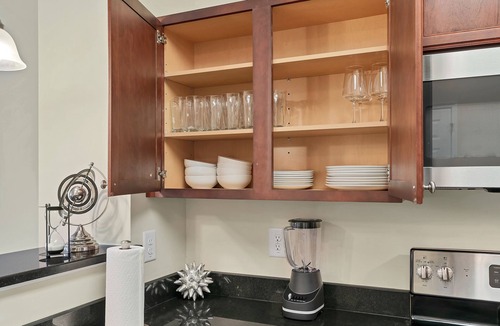 Pembroke House | Terrific townhome in charming Pembroke