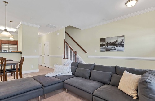 Pembroke House | Terrific townhome in charming Pembroke