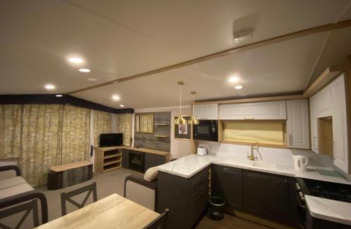 Isle of Grain Other | Thameside Suite