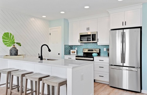 Colington House | That's What Sea Said: Waterfront, Spa, Pets OK