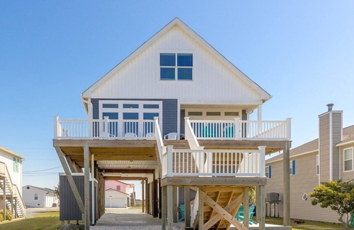 Surf City House | The 9th Hole - Surf City Canal Home - 4BR, Private Dock, Pet Friendly!