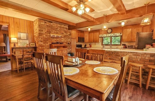 Lake Junaluska House | The Allgood Upper level home-Charming Lake Junaluska Retreat with Breathtaking