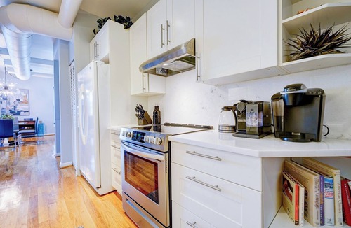 Wilmington Historic District Apartment | The Art Loft - A Luxurious 2-BdRm in the Heart of Historic Downtown Wilmington