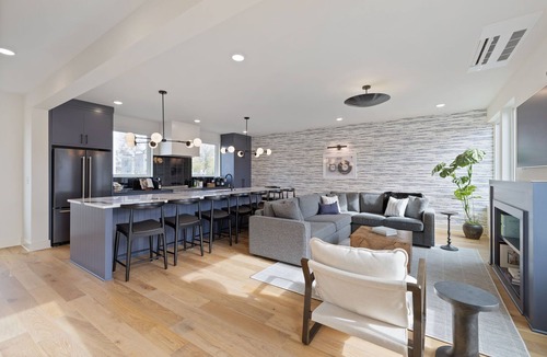 Chestnut Hill House | The Ashford | New Retreat Near WeHo