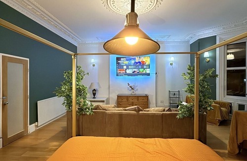Jesmond Apartment | The Autumn's Retreat