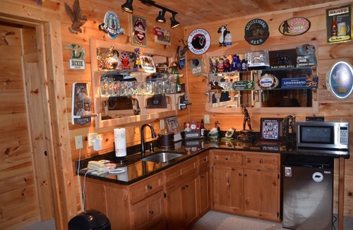 Boomer Cabin | The B's Hive, 3 BR+Loft, 3-1/2 BA, Pool Table, Views