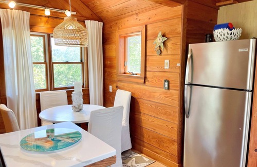 Ocracoke House | The Back House: Quaint two bedroom Ocracoke Island cottage