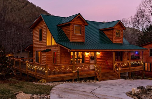 Maggie Valley House | The Barn Owl