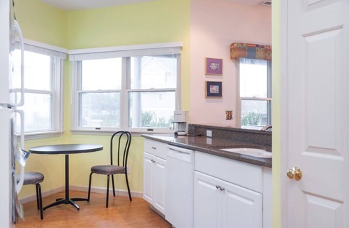 Corolla Light Condo | The Bates Motel: Pet friendly, Oceanside Condo