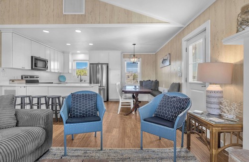 Oak Island House | The Beachcomber: Spacious, Family-friendly, Dog-friendly, Oceanfront Home with G