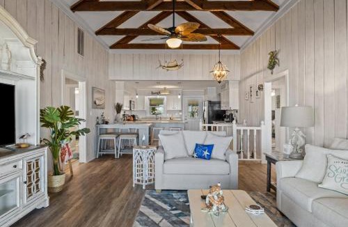 Pine Knoll Shores House | The Beachcomber home