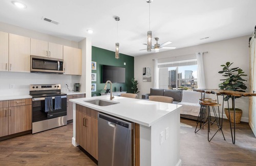 Eighth Avenue Apartment | The Bel Air Suite Penthouse The Gulch