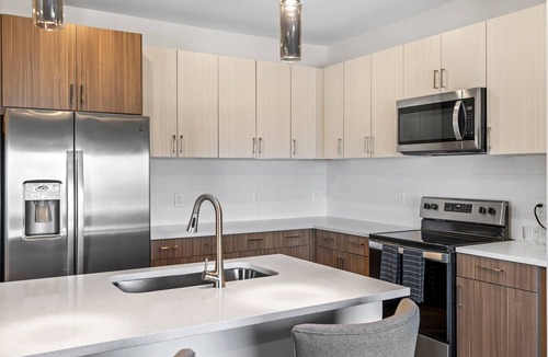 Eighth Avenue Apartment | The Bel Air Suite Penthouse The Gulch